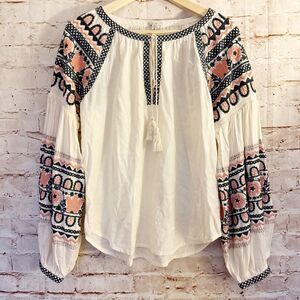 Ecote Urban Outfitters embroidered boho peasant blouse